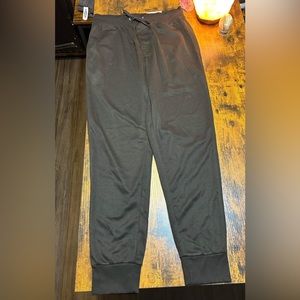 Never worn Black George men’s Joggers.